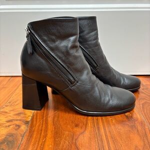 ALL BLACK Footwear Heeled Ankle Boots Dual Zipper in Black Leather 41 / 10.5